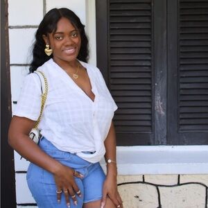 Meet your Posher, Romaya